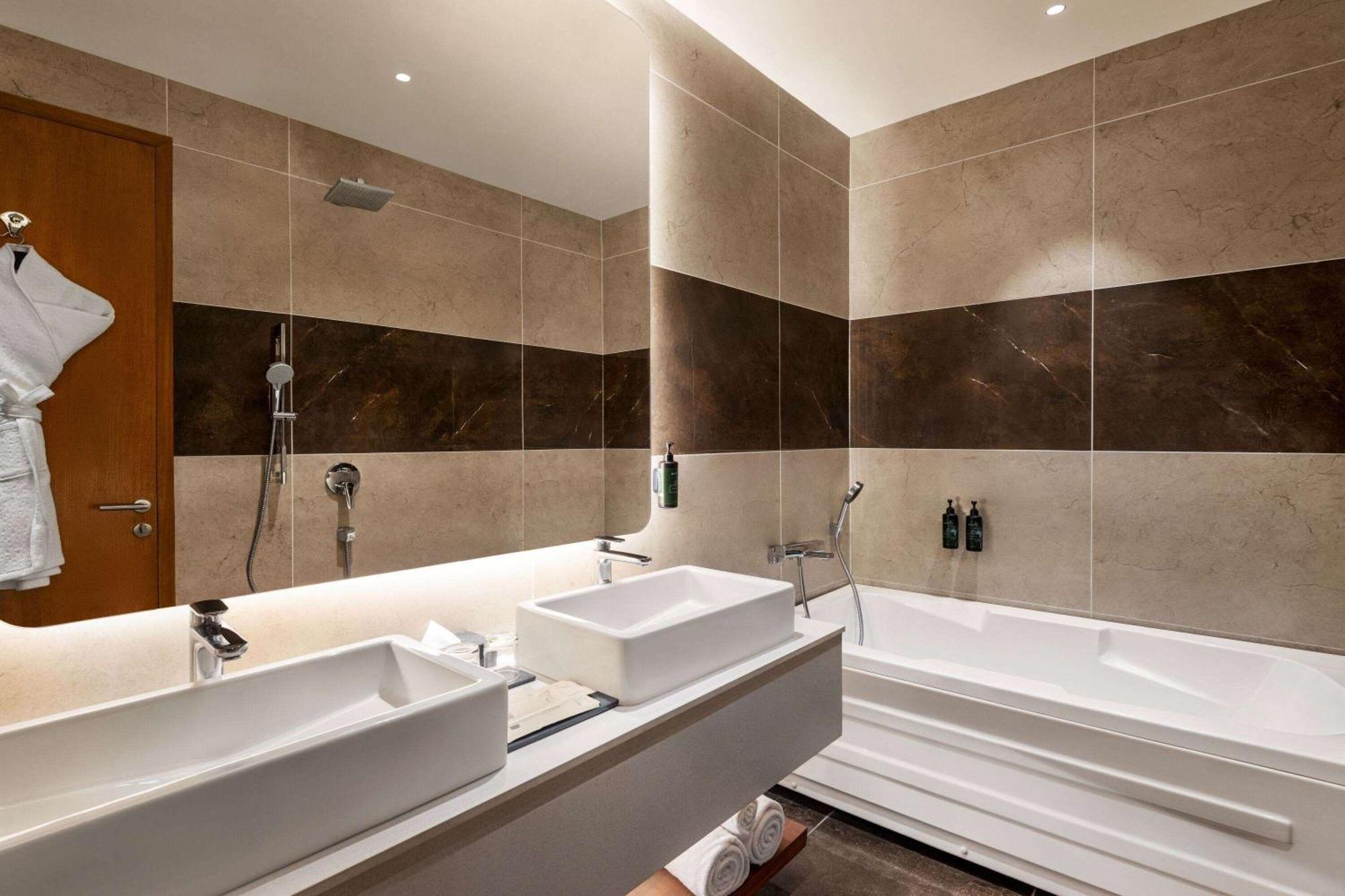 Wyndham Garden Sonipat Murthal ภายนอก รูปภาพ